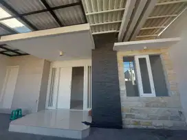 Rumah 2 Lantai Baru Renovasi disewakan  di Manyar Tirtoasri, Surabaya