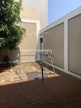 Dijual Rumah Mewah Fully Furnished Hook Di Gading Serpong JS11675