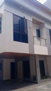 Rumah mewah 2 dan 3 lantai di dwiwarna sawah besar jakarta pusat