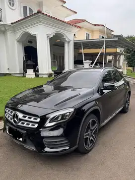 Mercedes Benz GLA200 AMG Line