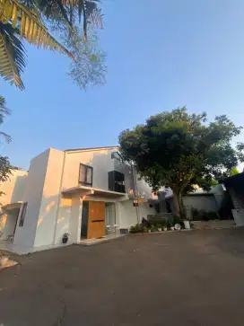 Dijual Rumah Mewah Jalan Elang Bintaro