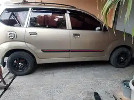 Daihatsu Xenia 2004 Bensin
