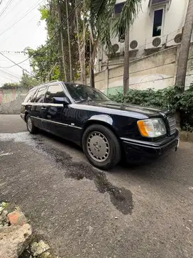 Mercedes Benz 320 TE (S124) 1994
