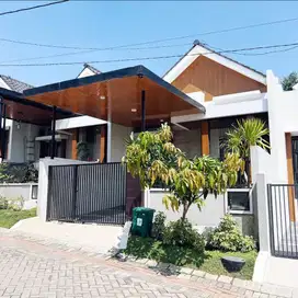 Dikontrakkan Rumah Perum. Riverfront Sawojajar Modern Minimalis