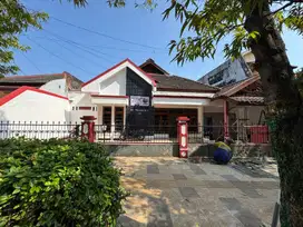 Disewakan Bangunan Usaha/Kantor 250m² – Jl. Pramuka Tuban, Parkir Luas