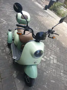Seped Listrik Merk Saige Airora roda 3