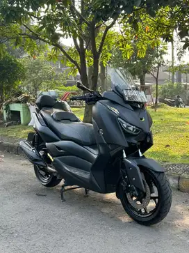 XMAX 2017 300cc warna Black Favorite