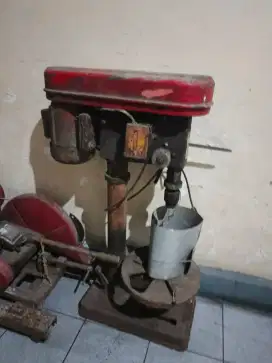 Mesin Bor Duduk
