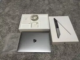 Macbook Pro 13 2018 A1989 Touchbar Batt 100% Fullset & Box Original