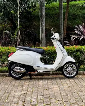JUAL MURAH VESPA PRIMAVERA 150 3V 2014 MULUS