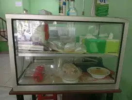 Etalase Kaca Warung