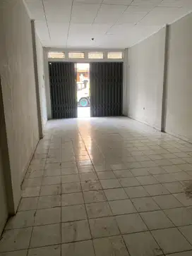 Disewakan ruko pelangi taman palem cengkareng termurah