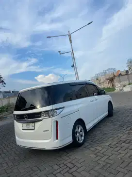 Mazda biante sky aktive putih 2014