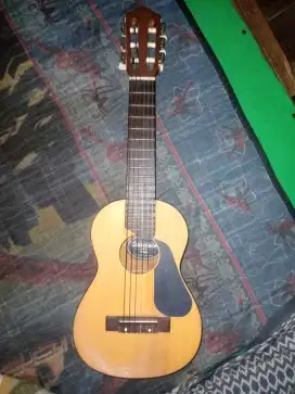 guitalele yamaha asli