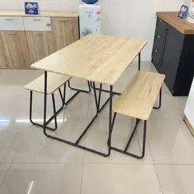 Meja makan lyani satu set
