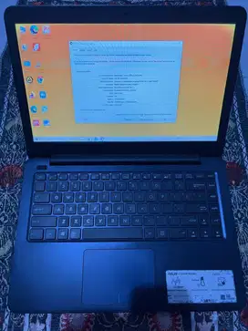 Laptop Asus E402Y BU