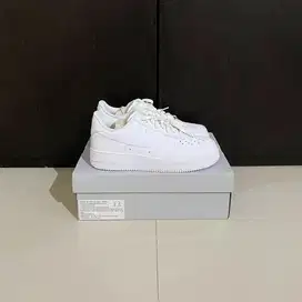 Nike Air Force 1 Triple White