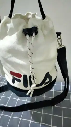 tas slempang kanvas