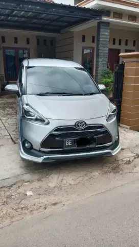 Dijual sienta Q 2017