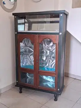 Lemari jati hias pajangan