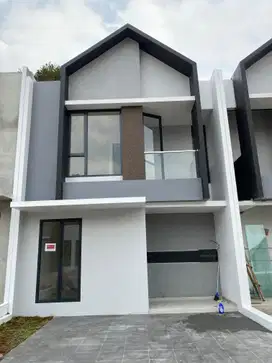 Rumah 2 Lantai Siap Huni Dekat Stasiun dan Pintu Tol Shm