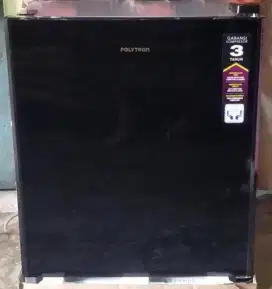 Kulkas mini bar Polytron