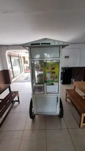 Rombong alumunium dengan roda preloved