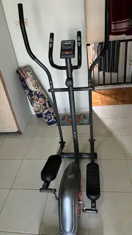 Kinetic Elliptical 507E