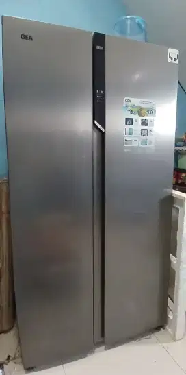 KULKAS DUA PINTU MERK GEA TIPE G2D-472.R SEKEN/BEKAS/SECOND BISA NEGO