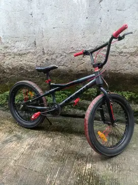 Sepeda BMX Genio ukuran 20