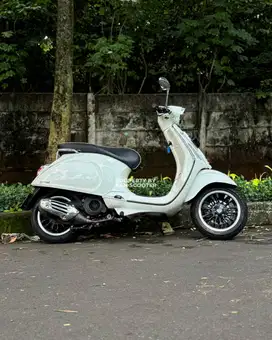 JUAL MURAH VESPA SPRINT 150 iGET ABS FACELIFT 2019 MULUS