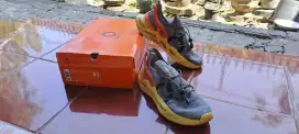 Sepatu Ortuseight Restate Bekas