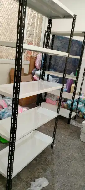 Rak besi siku lubang ramping dan
