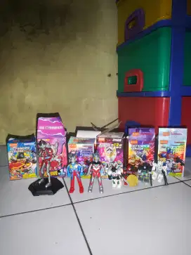 Figure Ultraman & Transformers dapet semuanya