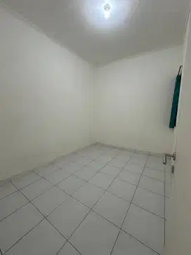 rumah kontrakan di dlm cluster dkt Pakuwon Mall Bekasi dgn 2 KT