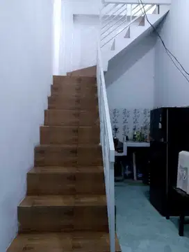 Dijual rumah siap huni 2 lantai di komplek Harapan Baru Kota Bekasi