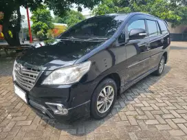Dijual Toyota Kijang Innova V Luxury AT 2015