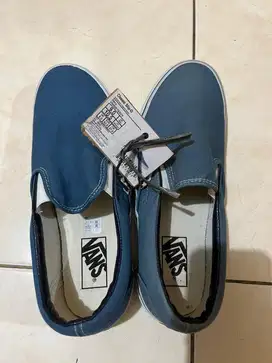 Sepatu Vans Slip On size 42