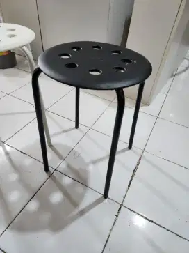 Kursi besi ikea