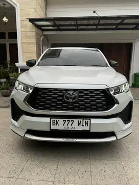 Innova zenix V hybrid modelista