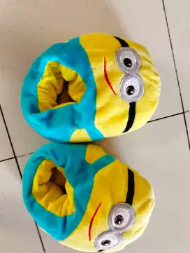 BONEKA SANDAL MINION