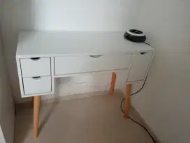 Meja Rias (tanpa kaca)