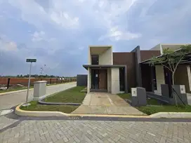 HANYA 5 MENIT DARI TOL LEGOK DAN STASIUN RUMAH 1 LANTAI DI BSD CITY