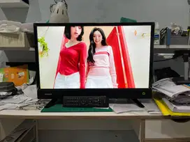 TV LED Toshiba 24” Digital - like new