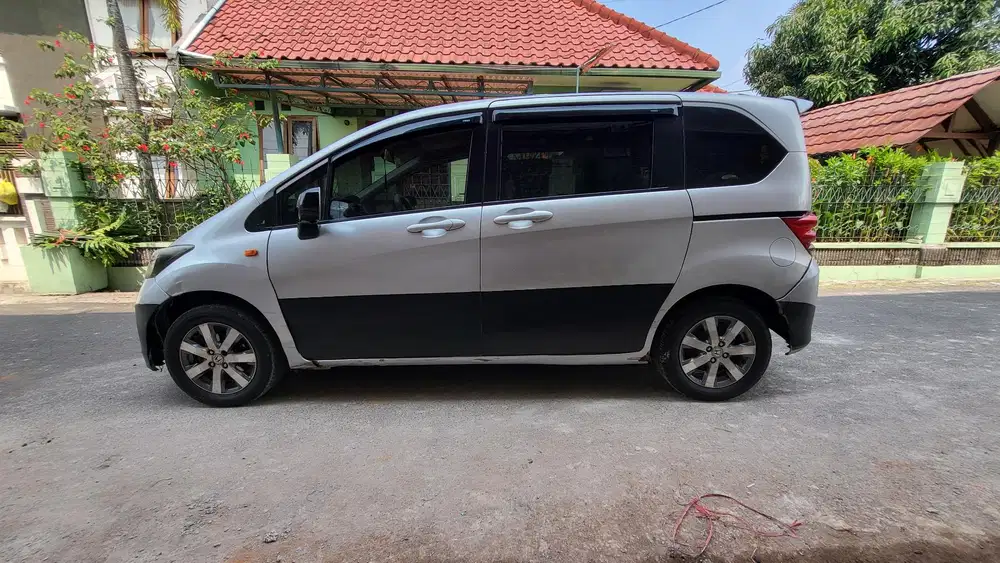 Honda Freed 2009 Bensin
