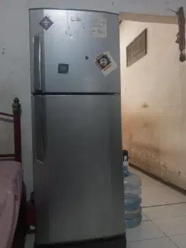 Di jual Kulkas LG