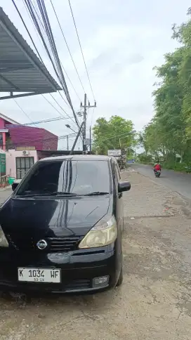 Nissan serena C24