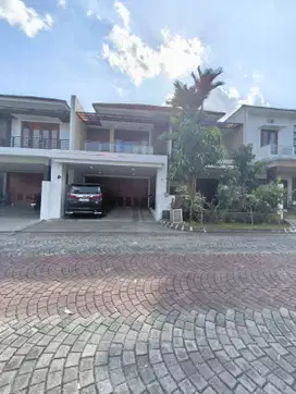 Dekat UGM ; Rumah Jogja Dijual Dalam Perumahan Mewah Di Bale Hinggil