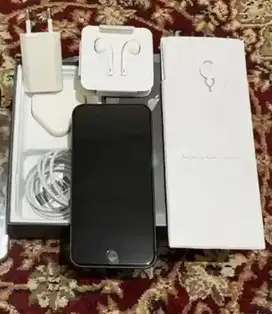 Iphone 8 64GB warna black