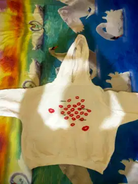 hoodie satisfaction kiss your white